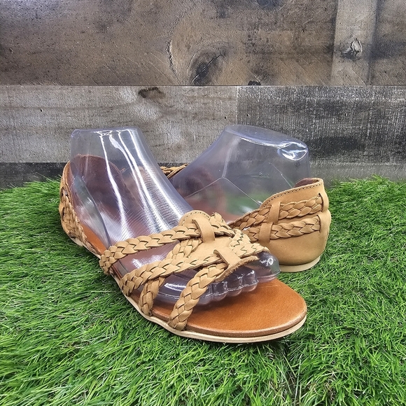 New Steve Madden Fenella Sandals - Picture 3 of 13